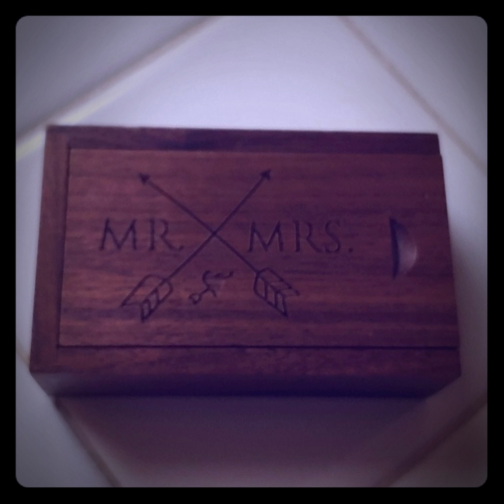 Mr and Mrs ring box